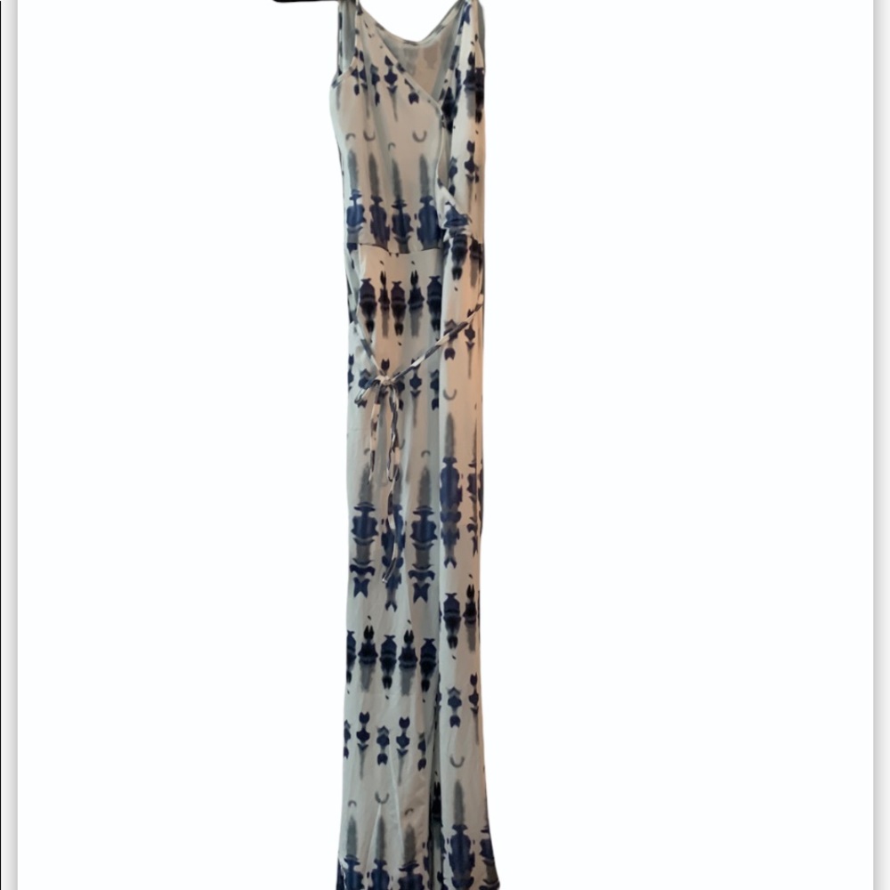 Jumpsuit with tie